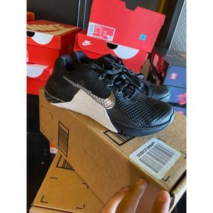 Nike Metcon Black - Size 7 Womens